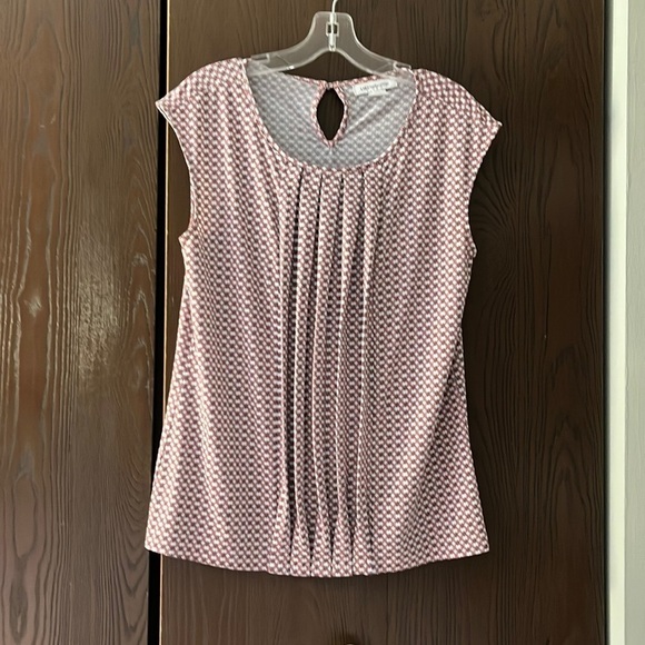 Liz Claiborne Tops - Liz Claiborne sleeveless blouse.